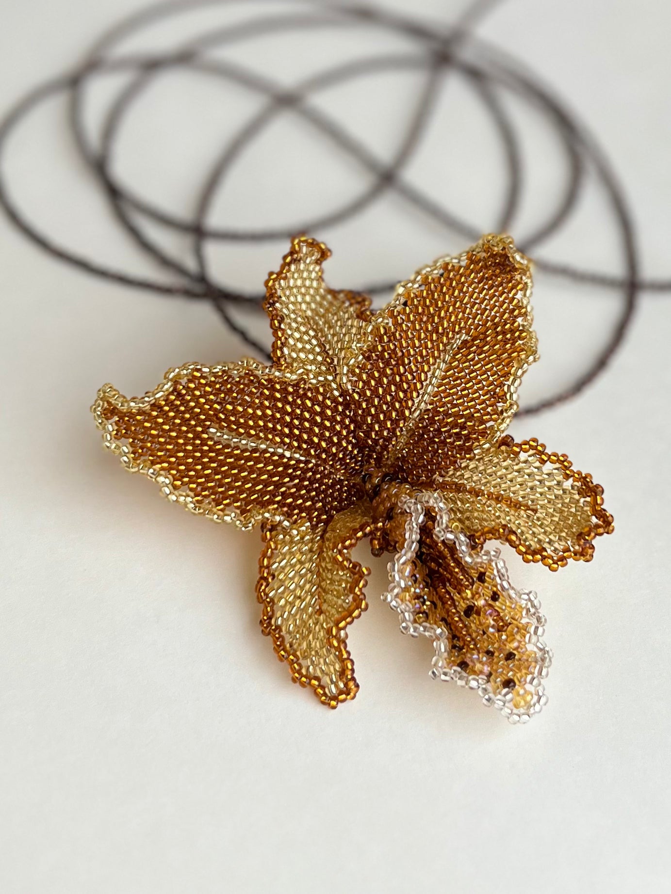 Collar Corbatero Orquídea L