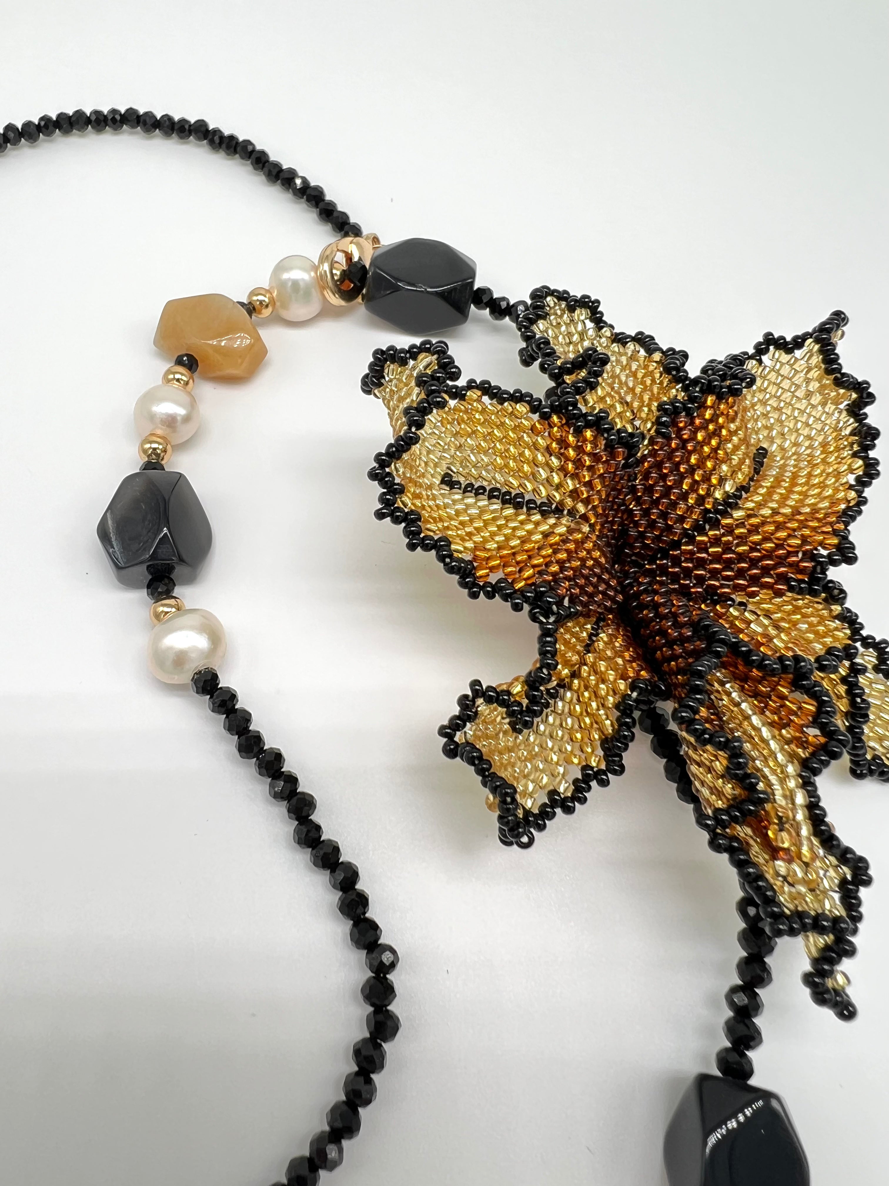 Collar Orquidea Piedras